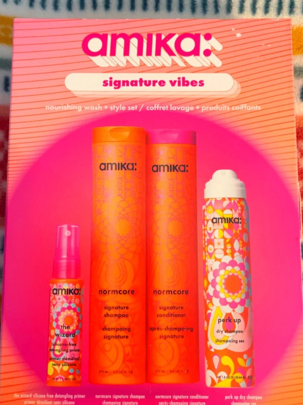 Amika signature vibes set